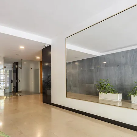 Elegant In Avenue Kléber, 16th *