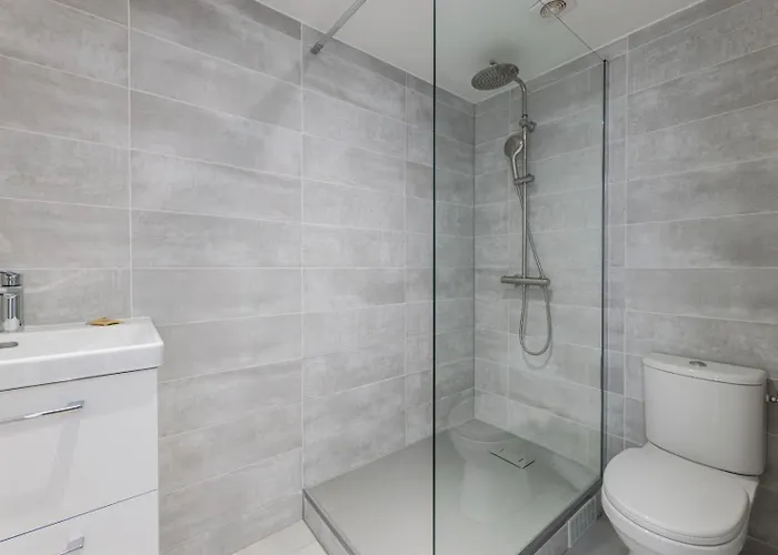 Elegant In Avenue Kléber, 16th *