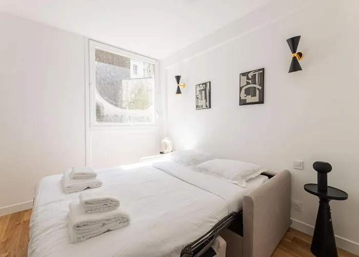 Elegant In Avenue Kléber, 16th